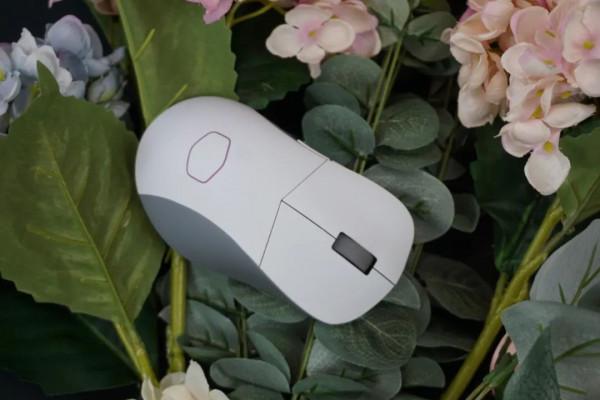 輕巧之餘，相容性好！酷冷至尊天魁星無線版輕量化遊戲滑鼠