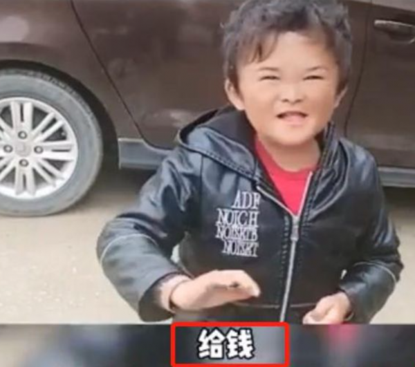 從商演不斷到無人問津，被丟回農村的小馬雲，他的悲劇該由誰買單