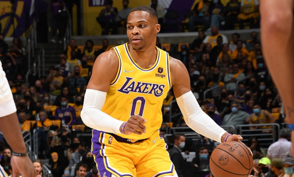 一年260萬!湖人最後補強達成,頂替掉威少,他很適合詹姆斯 一年260萬!湖人最後補強達成,頂替掉威少,他很適合詹姆斯