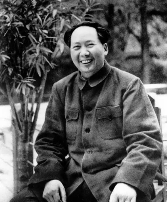 47年，一農民給解放軍帶路，問到家人時：我哥參軍18年，叫陳錫聯