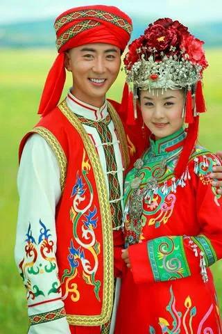 趙麗穎新還珠格格演的晴兒,算穎寶所有古裝劇裡比較華麗的造型了 趙麗穎新還珠格格演的晴兒,算穎寶所有古裝劇裡比較華麗的造型了