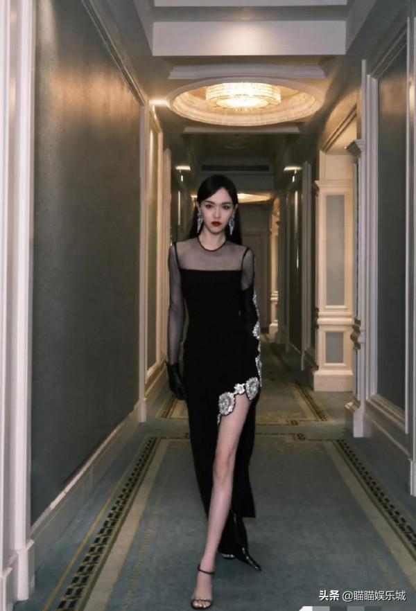 女明星年底大比拼，楊冪、唐嫣、劉詩詩造型，唐嫣還是輸了