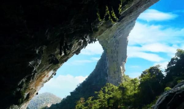 廣西天生橋:大自然精心雕琢出的鬼斧神工 廣西天生橋:大自然精心雕琢出的鬼斧神工