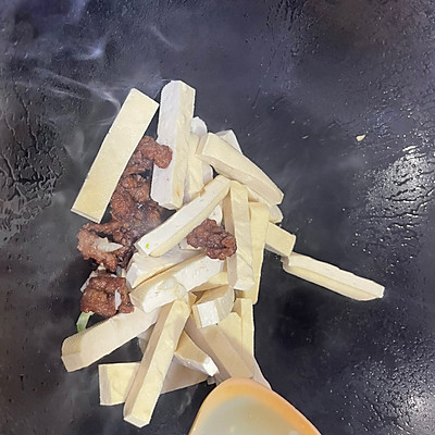 原來#精緻一人食#韭菜炒白乾才是真正的米飯殺手