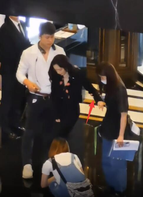 生活廢物、兩幅面孔,明星助理的遭遇,最能看清娛樂圈 生活廢物、兩幅面孔,明星助理的遭遇,最能看清娛樂圈