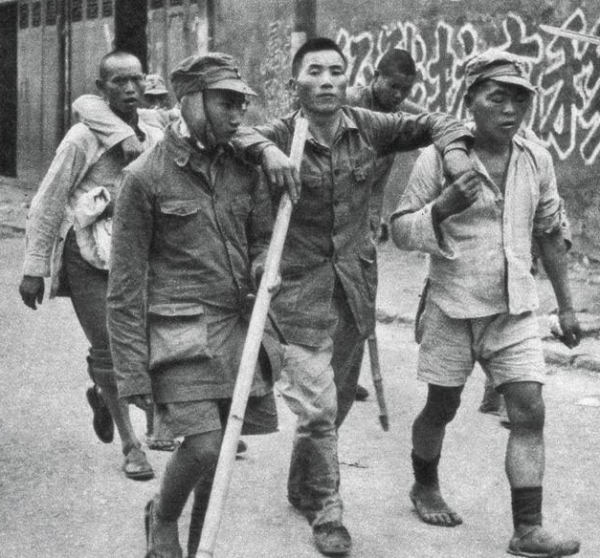 1949年,軍統少將穿解放軍軍裝前往北平,世人才知戴笠愛將竟是特工