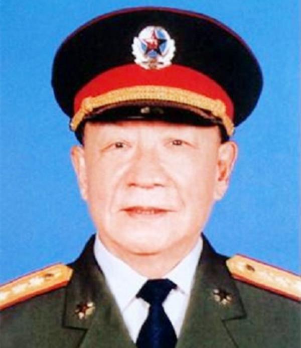 粟裕手下的連指導員，一槍沒開就活捉了千名敵軍，後成軍委副主席