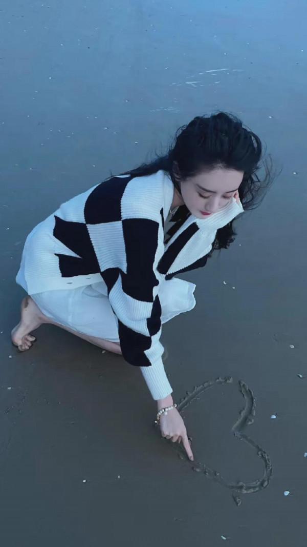 袁冰妍甜美又不失溫柔,眼裡有星辰大海 袁冰妍甜美又不失溫柔,眼裡有星辰大海