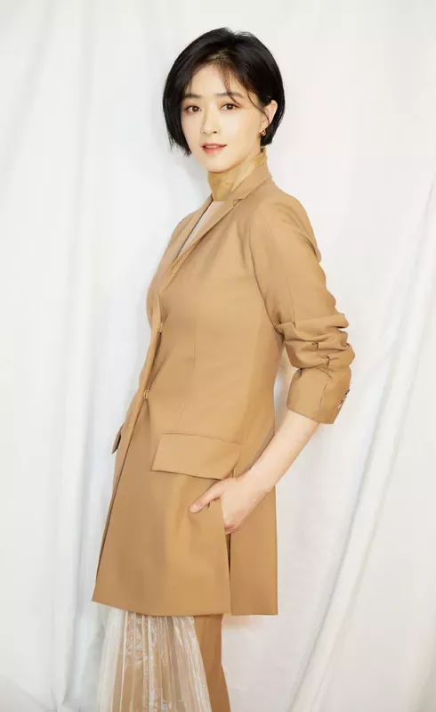 蔣欣怎麼瘦成王子文了，下巴成啄木鳥？