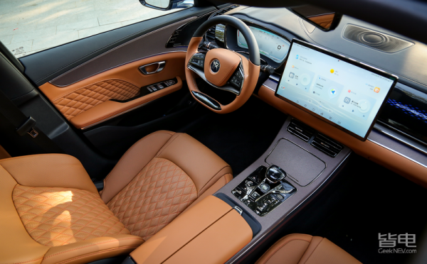 車載音響聽感值25萬?這臺國產旗艦轎車又發大招了 車載音響聽感值25萬?這臺國產旗艦轎車又發大招了