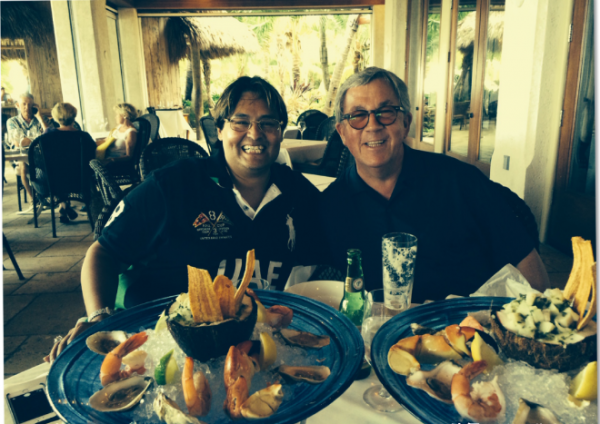 窮小子冒充沙特王子行騙30年，豪車名牌傍身，因一道燻火腿露破綻