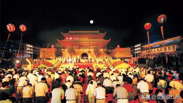 江西的這座山，與月亮有關，還帶著明月般朦朧的美