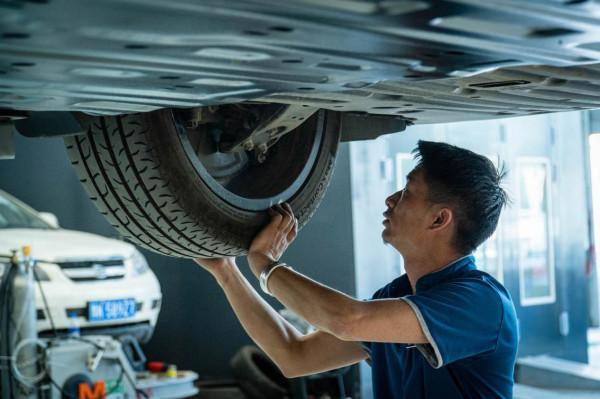 「生活記」比亞迪漢EV加裝電池護板，給它更好的保護