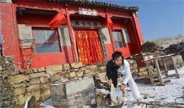 那個相信龍真實存在，離家出走上山尋龍17年的道長，現狀如何？