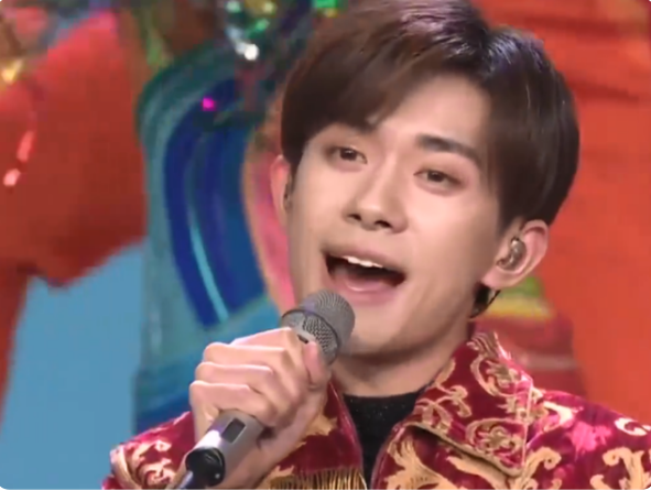 七次登臺央視春晚的千璽弟弟，在人民日報撰文，評論卻在喊話超哥