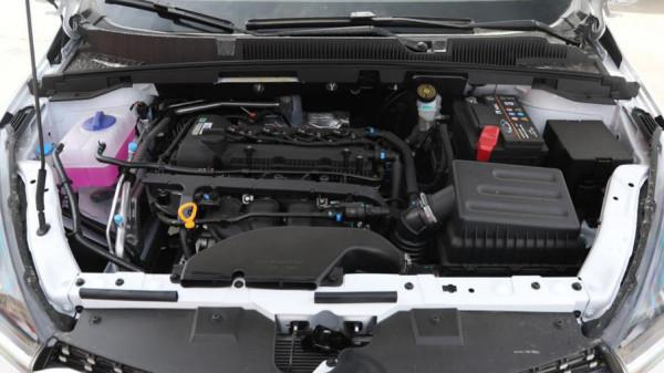 5.99萬起的緊湊型轎車，2.67m軸距，定速巡航、上坡輔助一應俱全