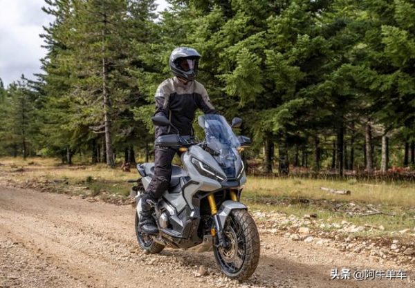 本田正式釋出ADV350，為什麼跨界踏板車如今這麼火？