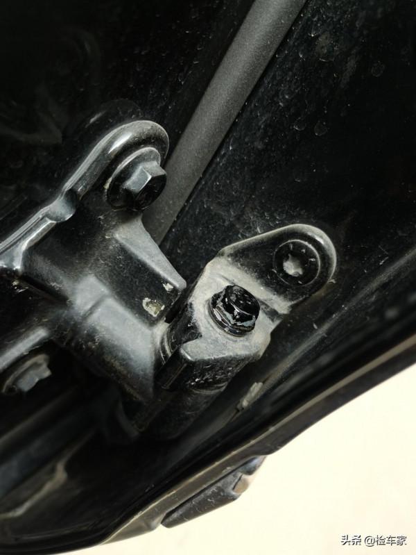 尷尬了!在朋友手裡花32萬買輛賓士商務車,檢測後差點“翻船” 尷尬了!在朋友手裡花32萬買輛賓士商務車,檢測後差點“翻船”