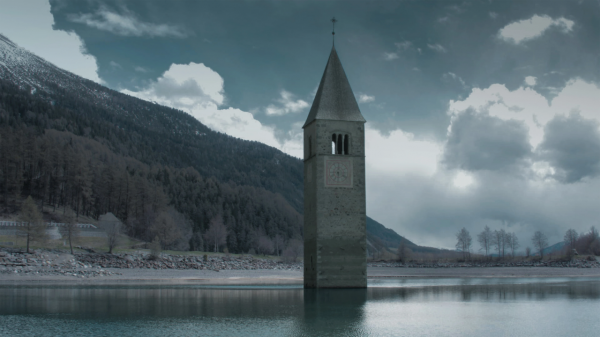 懸疑劇《水上鐘樓》的取景地 雷西亞湖中那孤獨鍾樓的前世今生