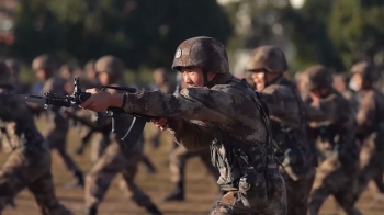 開展刺殺格鬥訓練 錘鍊官兵戰鬥血性