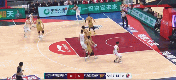 易建聯31+6創本賽季個人得分新高 廣東大勝同曦送對手15連敗