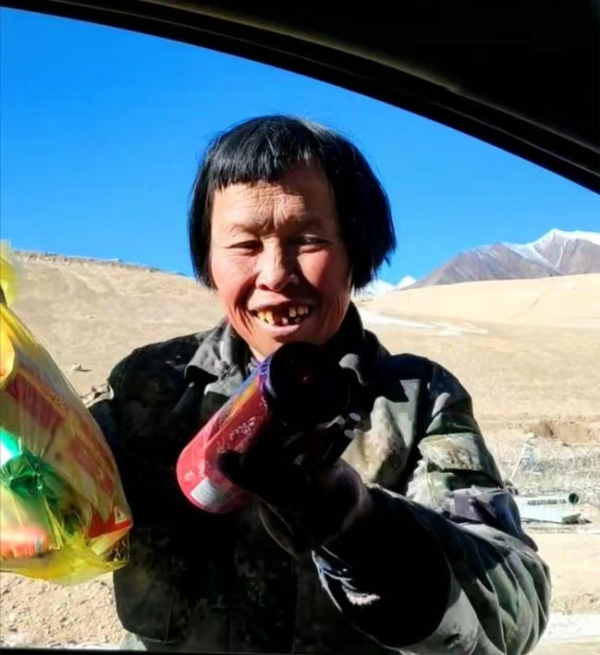 她獨自堅守崑崙山20年，被稱為“崑崙女神”，背後的故事令人敬佩