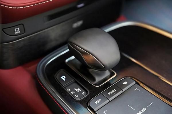 「深度」新潮與老派的碰撞 | 雷克薩斯 LS 500h 「深度」新潮與老派的碰撞 | 雷克薩斯 LS 500h