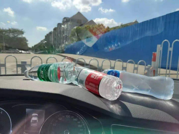 瓶裝水暴曬變“毒水”是真的嗎？央視實驗證明：暴曬水真的不致癌