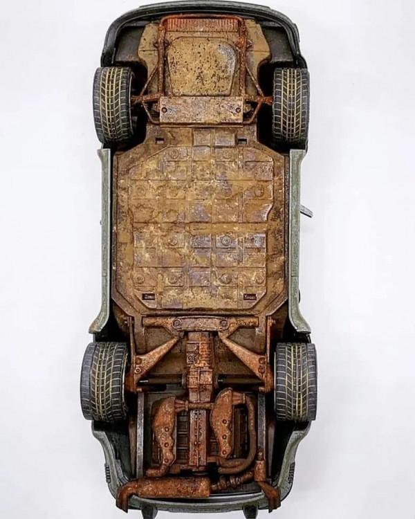 好好的模型，又給做成殘破不堪的樣子了