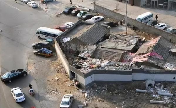 北京釘子戶張長福：曾漫天要價霸佔主幹道7年，結果一分沒多賺