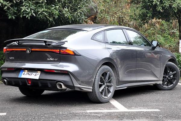 試駕即將上市的長安UNI-V：個性十足 效能更佳