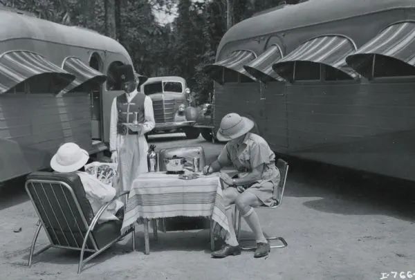 陪伴探險家馳騁非洲大陸的1938年豪華旅居房車,目前下落不明 陪伴探險家馳騁非洲大陸的1938年豪華旅居房車,目前下落不明