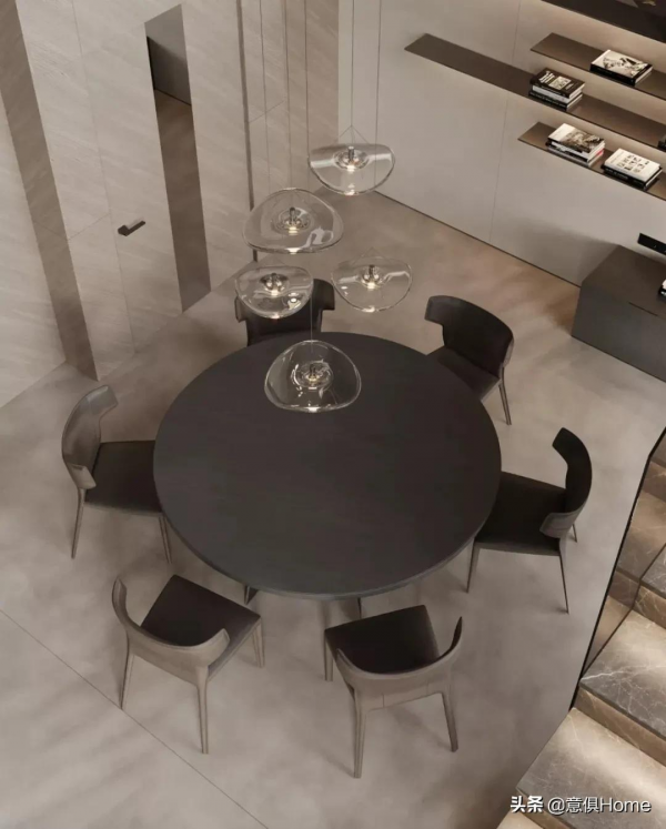 生活在Poliform式的家裡，自成一派