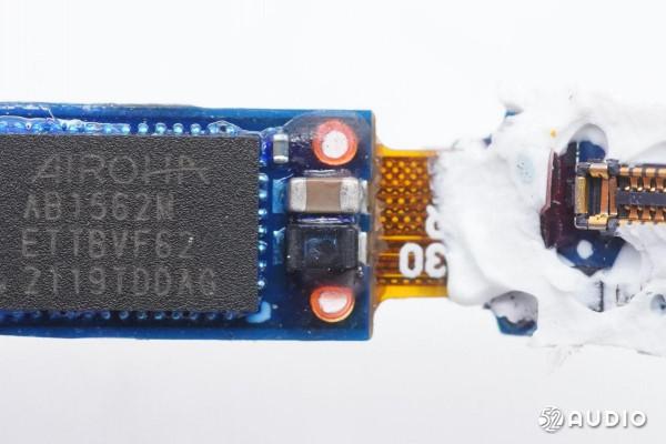 黑鯊鳳鳴真無線藍芽耳機拆解，自研超低延時，支援遊戲超低延時