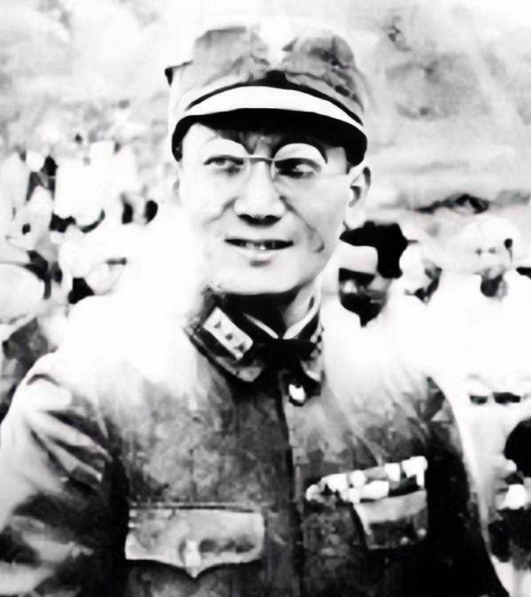 1950年，張治中攜妻兒到南海密會蔣經國，半夜接葉劍英通知：快撤