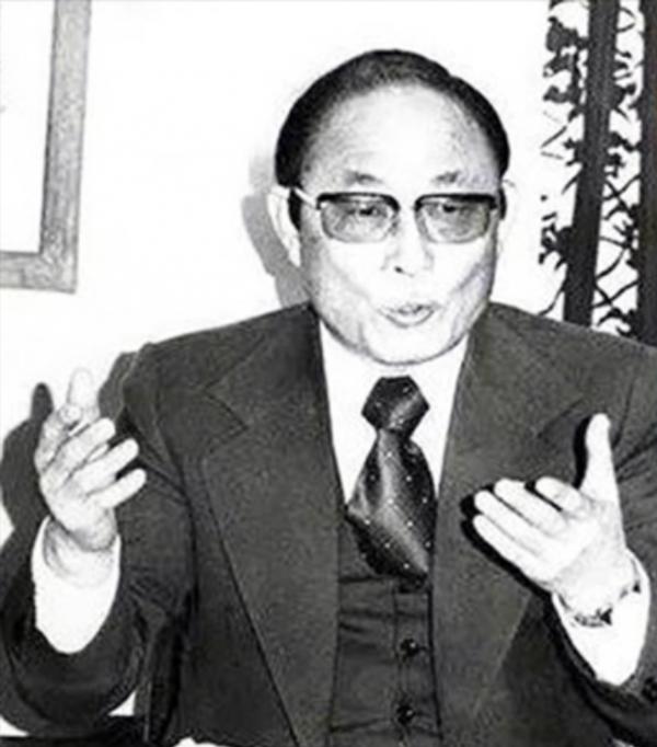 大學生鄭維羅：高調炫富，意外讓韓國總統牢底坐穿，親媽入獄18年