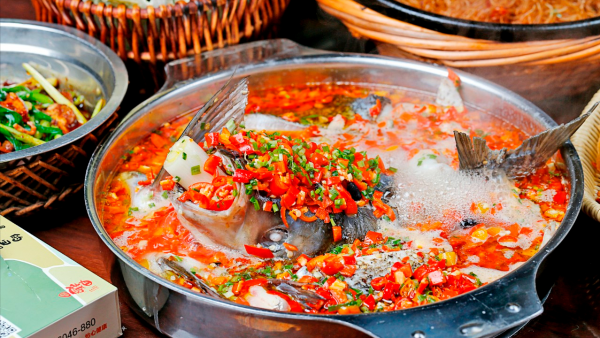 湖南最出名的12道名菜，香辣可口，又鮮又嫩，自己在家也能輕鬆做