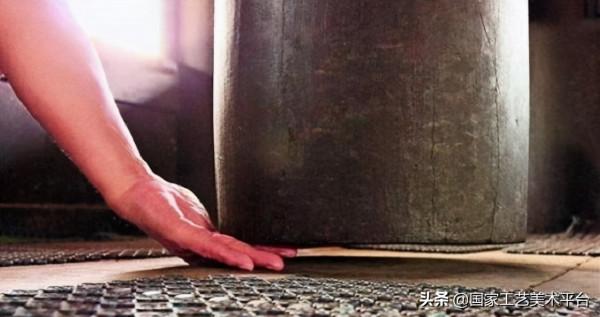 四根立柱懸空，還能屹立447年不倒，梁思成稱這是個建築奇蹟