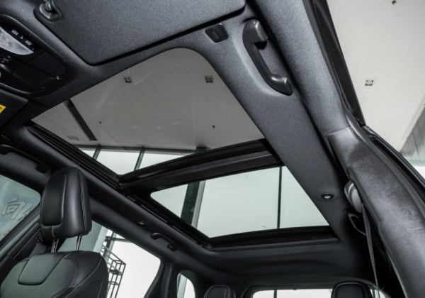 Jeep自由光：體驗80週年紀念版車型，配2.0T+9AT動力組合！