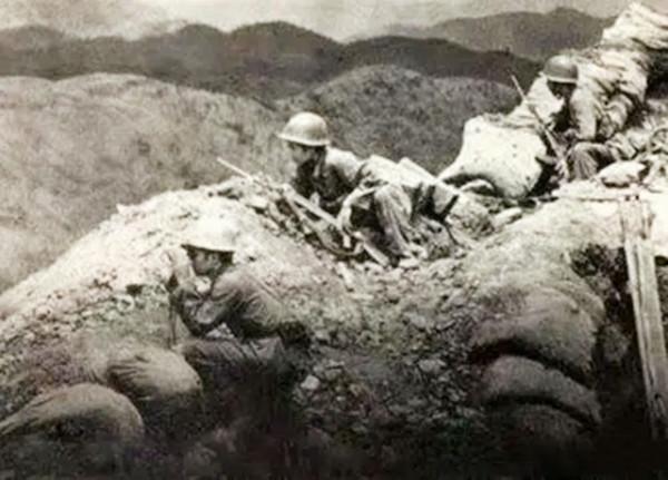 老山戰役：戰事有多慘烈，士兵打掃戰場時，岩石已碎成粉末