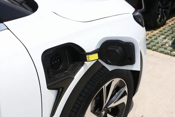 29.19萬,配L3級自動駕駛,708km續航,實拍極狐阿爾法S 29.19萬,配L3級自動駕駛,708km續航,實拍極狐阿爾法S