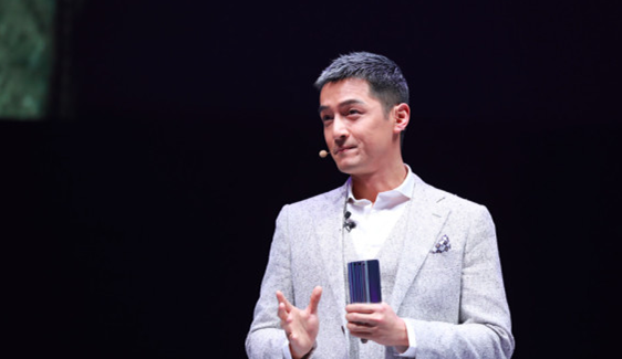 內疚的胡歌:女助理去世後,在廁所崩潰大哭,至今仍在懷念 內疚的胡歌:女助理去世後,在廁所崩潰大哭,至今仍在懷念