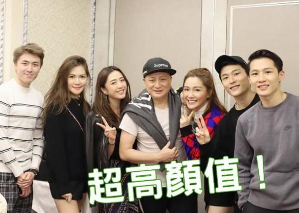 湯鎮宗迎65歲生日,長女靚湯愛情事業兼顧,幼女湯樂瑤身材勝姐姐 湯鎮宗迎65歲生日,長女靚湯愛情事業兼顧,幼女湯樂瑤身材勝姐姐