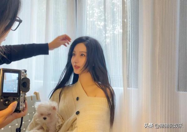 都美竹曬生活美照，遭到黑粉諷刺，霸氣回懟：這是我的正常生活