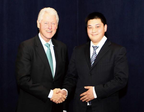 超生二胎改變命運！本是教書匠的他，被迫下海打拼出千億帝國