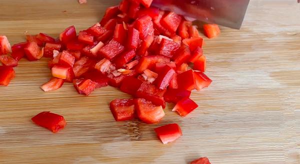 把啤酒倒入豬肝中，這種做法真是太厲害了，出鍋滿屋飄香，真解饞