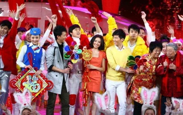 竇驍的富貴情史，與2位富家女擦肩而過後，靠魅力征服了賭王千金