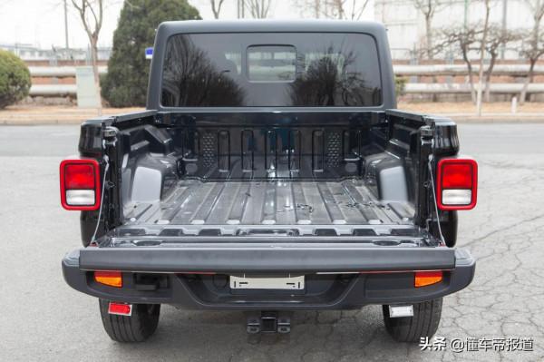 新車 &vert; 約合人民幣22萬起售，Jeep&OpenCurlyDoubleQuote;角鬥士&rdquo;廣州車展亮相&plus;預售