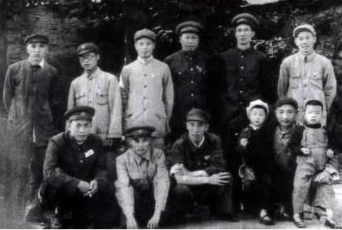 這位軍區副司令，榮獲三枚一級勳章，卻為何僅被授予大校軍銜？