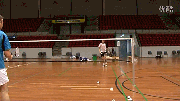 吊球：進可攻退可守，出其不意，平穩過渡